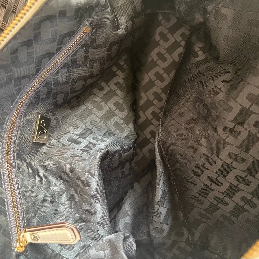 Diane Von Furstenberg chic white